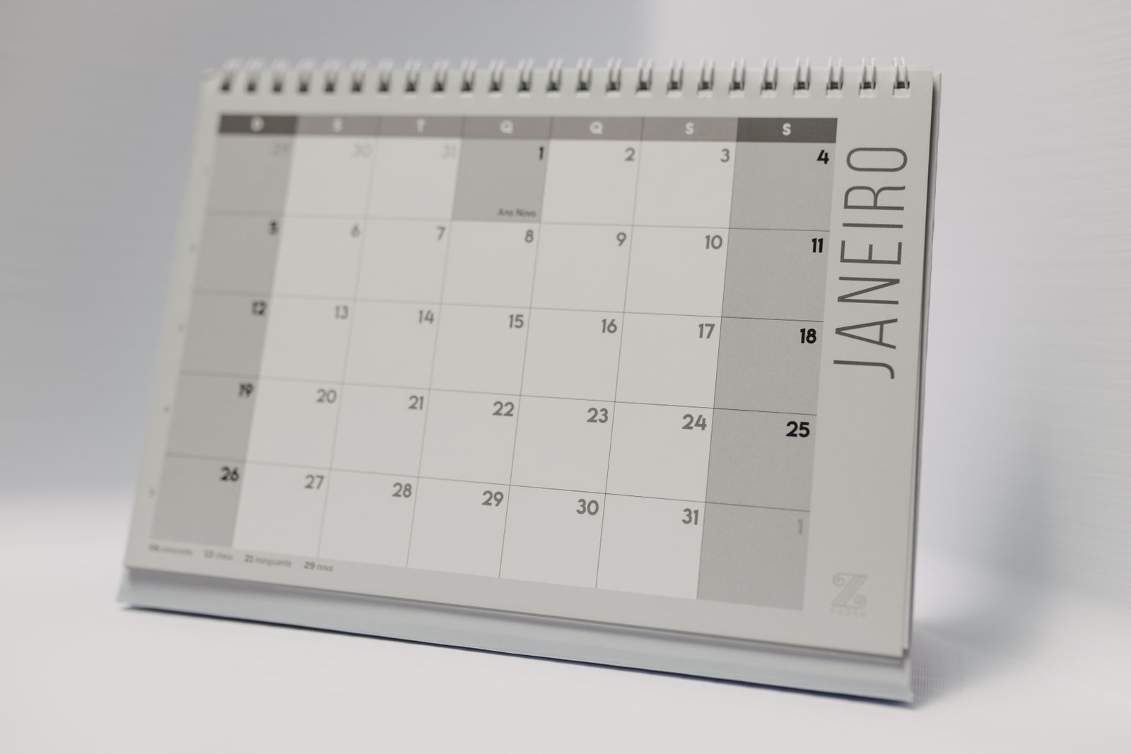 Calendrier de bureau avec les mois de congés