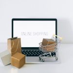 Ordinateur portable affichant une boutique en ligne