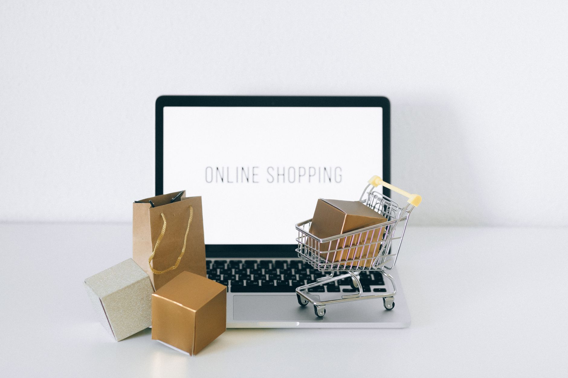 Ordinateur portable affichant une boutique en ligne